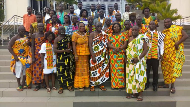 MUNICIPAL CHIEF EXECUTIVE AND CRAFT MAKERS VISIT PARLIAMENT