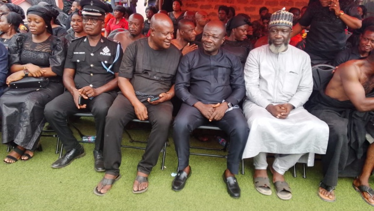 THE MCE OF KWABRE EAST MUNICIPAL ASSEMBLY PAYS LAST RESPECT TO THE LATE QUEEN MOTHER OF BAMPINASE ON THE 17TH OF NOVEMBER, 2025.